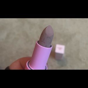 Brand new Jeffree Star “celebrity skin” velvet trap lipstick